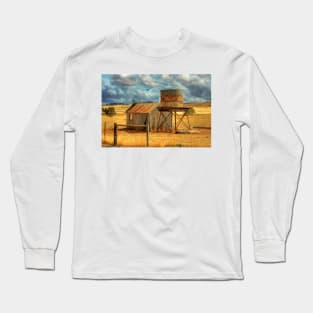 Old Barn & Water Tank, Kanmantoo, South Australia Long Sleeve T-Shirt